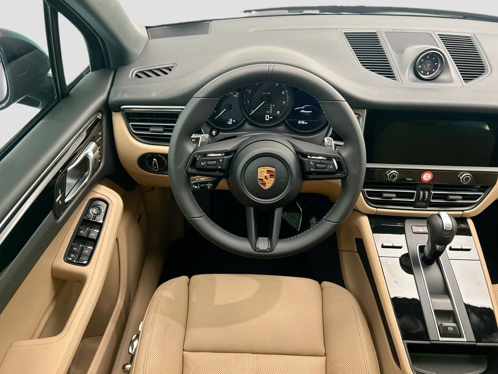 Thumbnail: 2026 Porsche Macan - 12