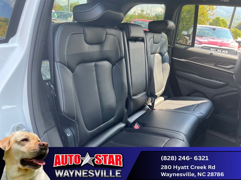 new 2025 Jeep Grand Cherokee car, priced at $47,990