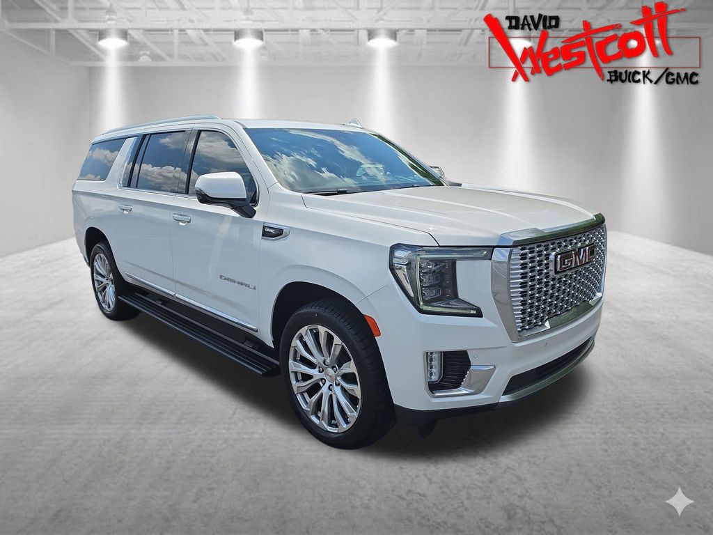 White Frost Tricoat 2023 GMC Yukon XL SUV / Crossover Four-Wheel Drive