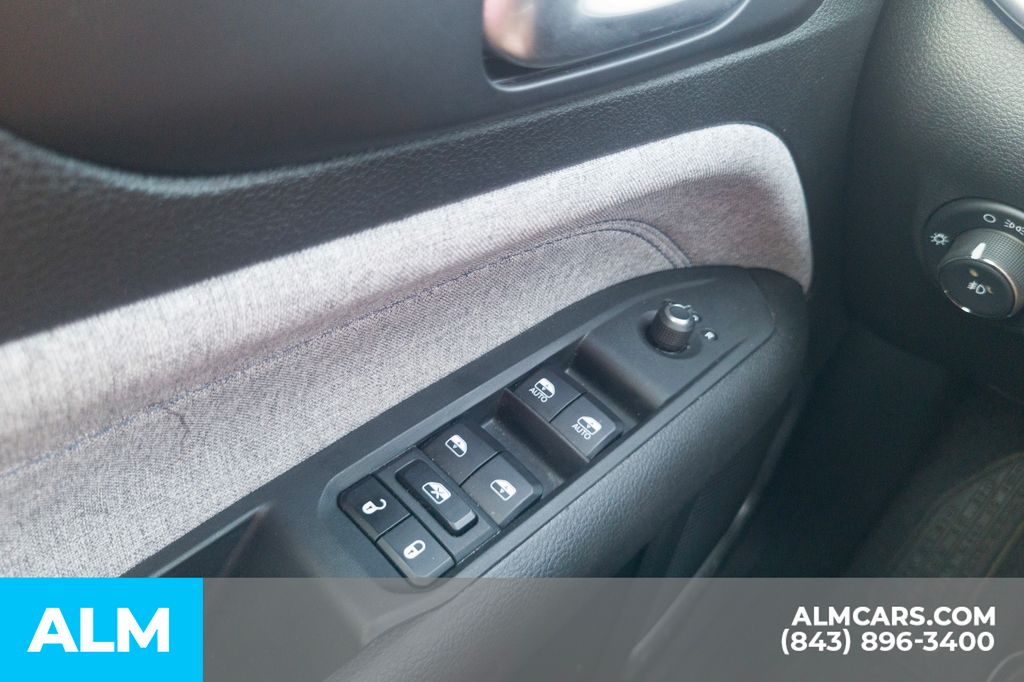Used 2025 Red Jeep Latitude image 20