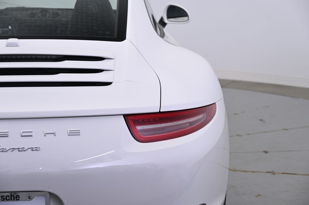 Thumbnail: 2012 Porsche 911 - 16