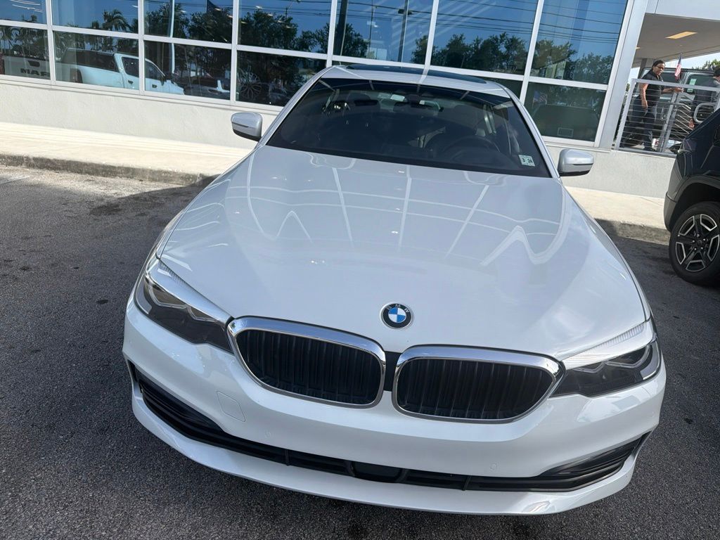 Used 2019 White Metallic BMW 540i xDrive image 9