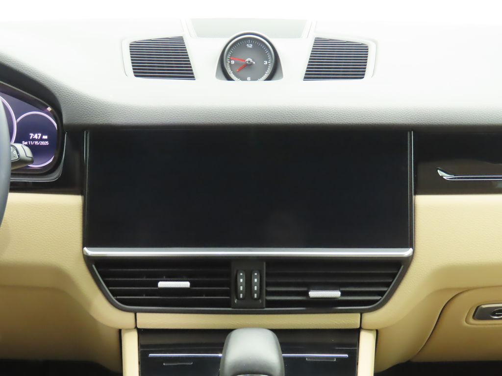 Thumbnail: 2023 Porsche Cayenne - 14