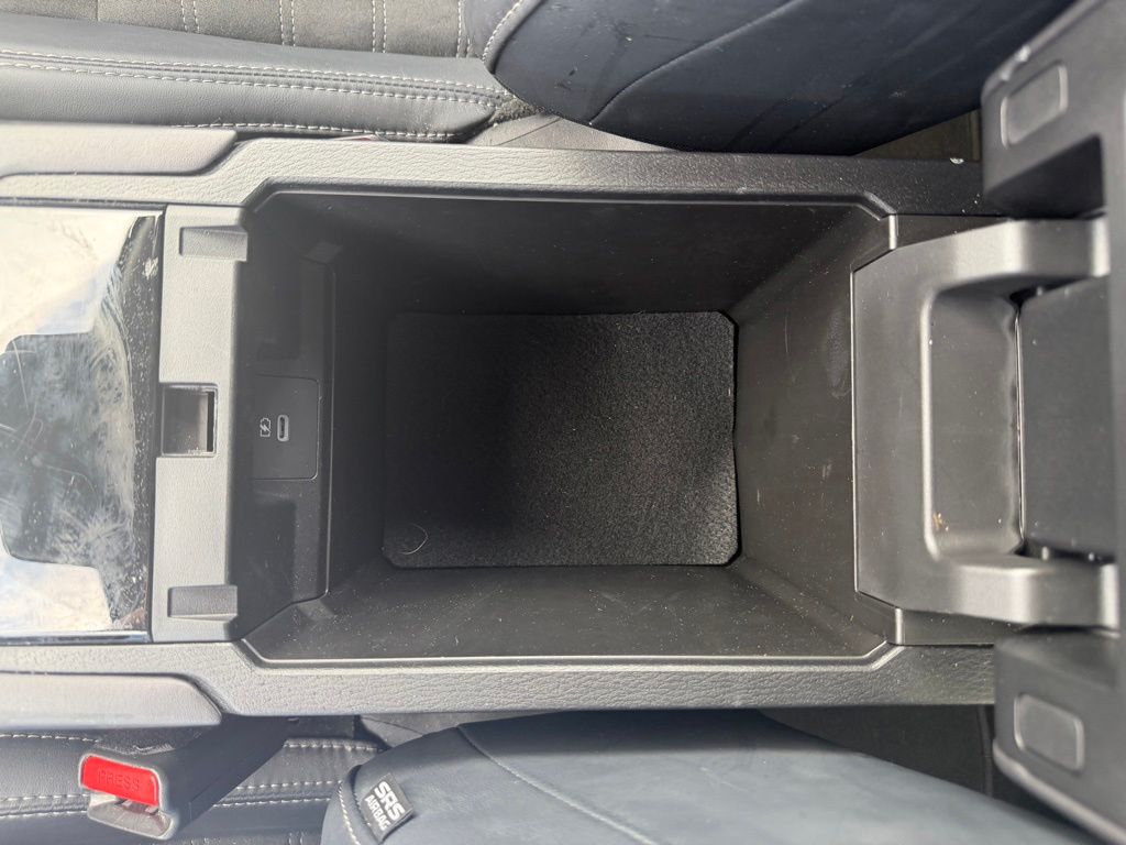 2025 Mitsubishi Outlander SE Silver at South Hills Kia