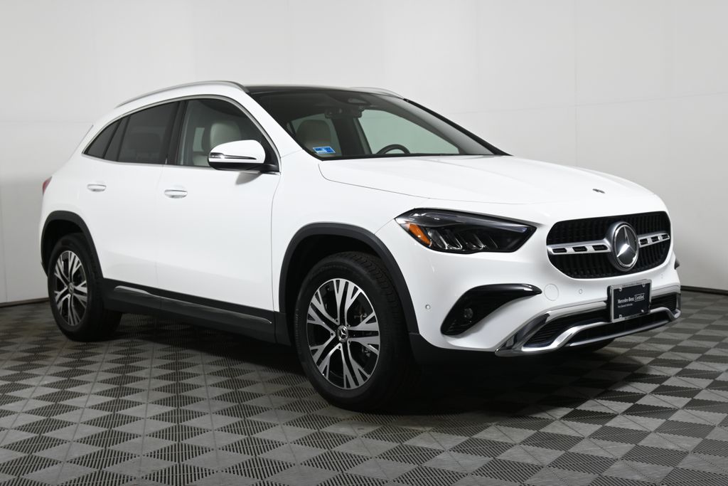 2025 Mercedes-Benz GLA 250 4MATIC 8