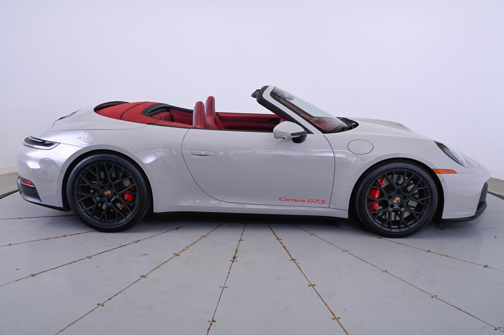 Thumbnail: 2026 Porsche 911 - 8