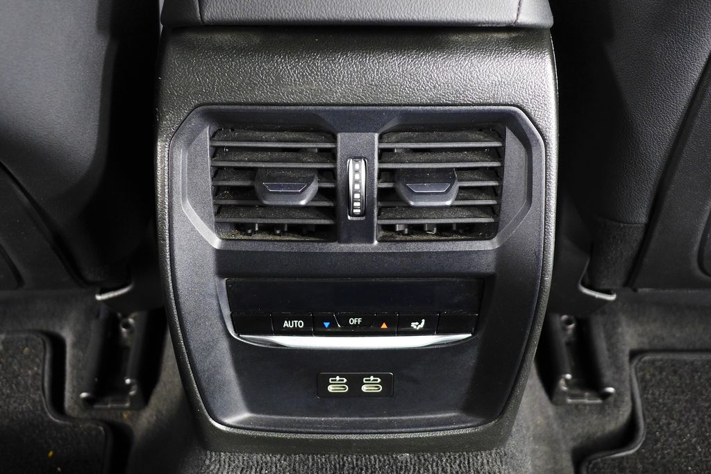 Thumbnail: 2022 BMW 3 Series - 24