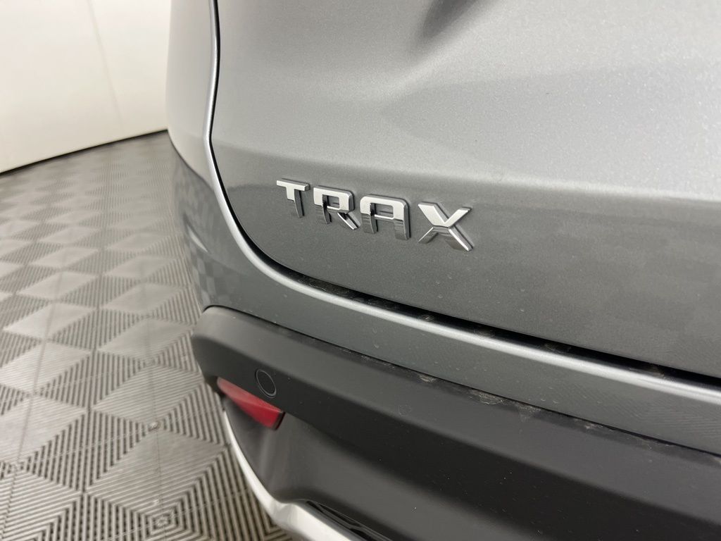 Thumbnail: 2025 Chevrolet Trax - 18