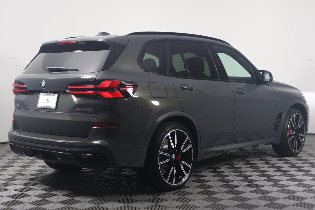 2025 BMW X5 M60i 2