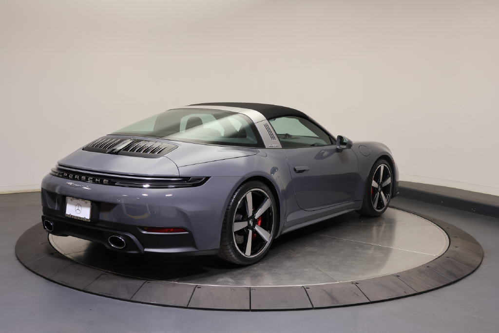 Thumbnail: 2026 Porsche 911 - 7