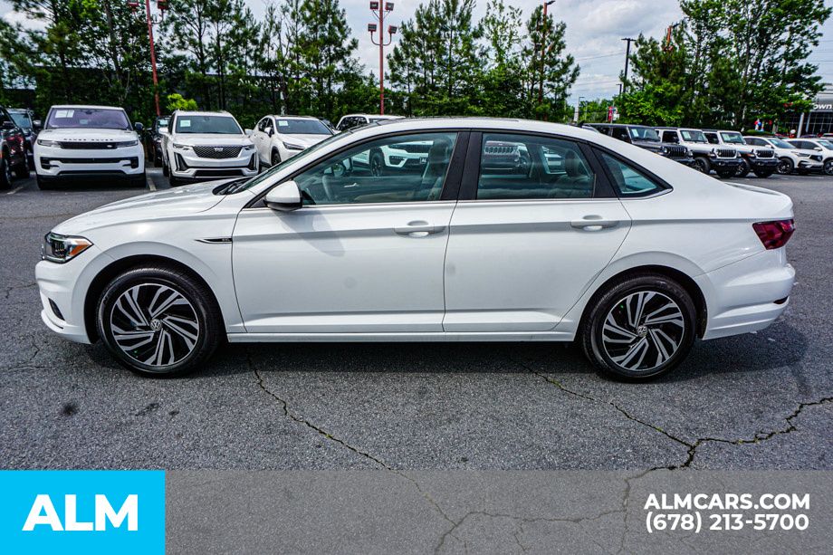 Used 2021 White Volkswagen SEL image 7