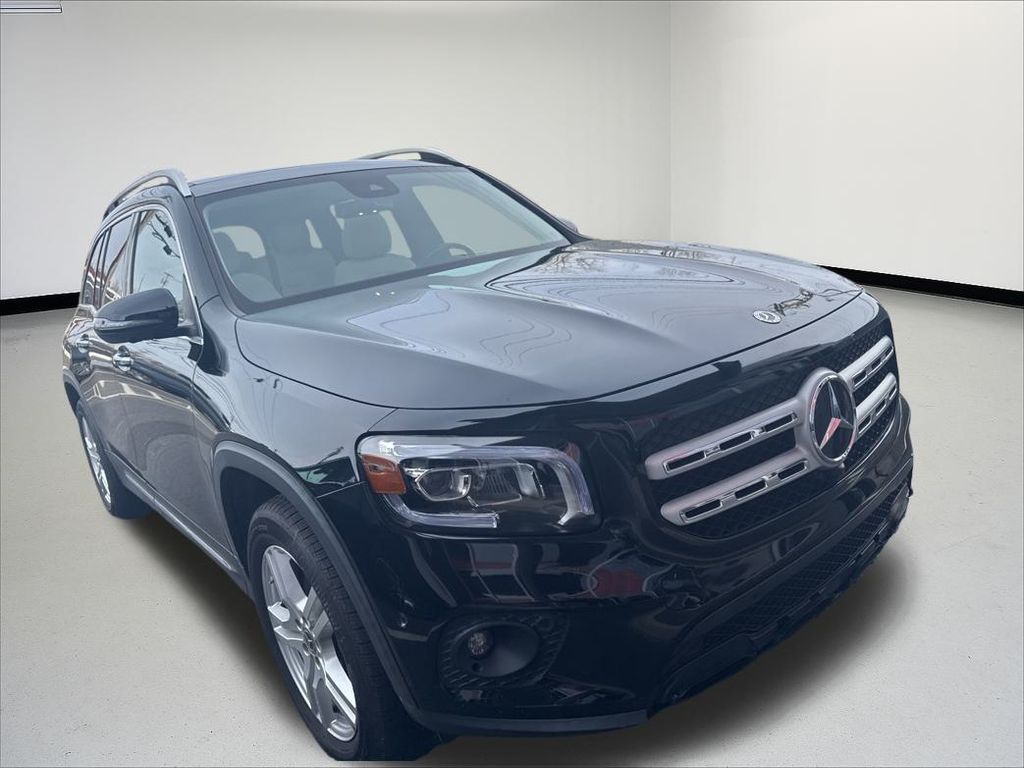 Thumbnail: 2022 Mercedes-Benz GLB - 2