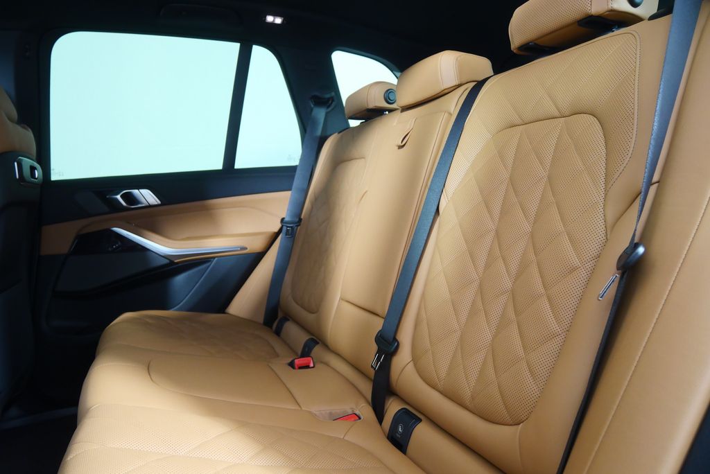 Thumbnail: 2026 BMW X5 - 16