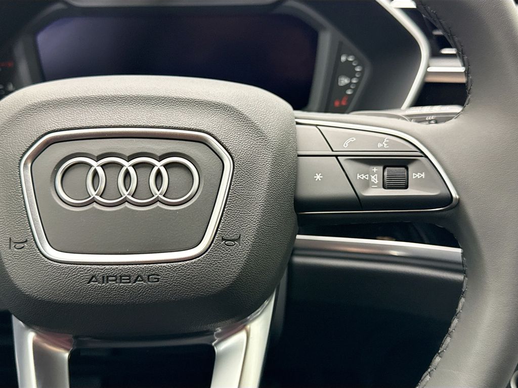 Thumbnail: 2025 Audi Q3 - 13