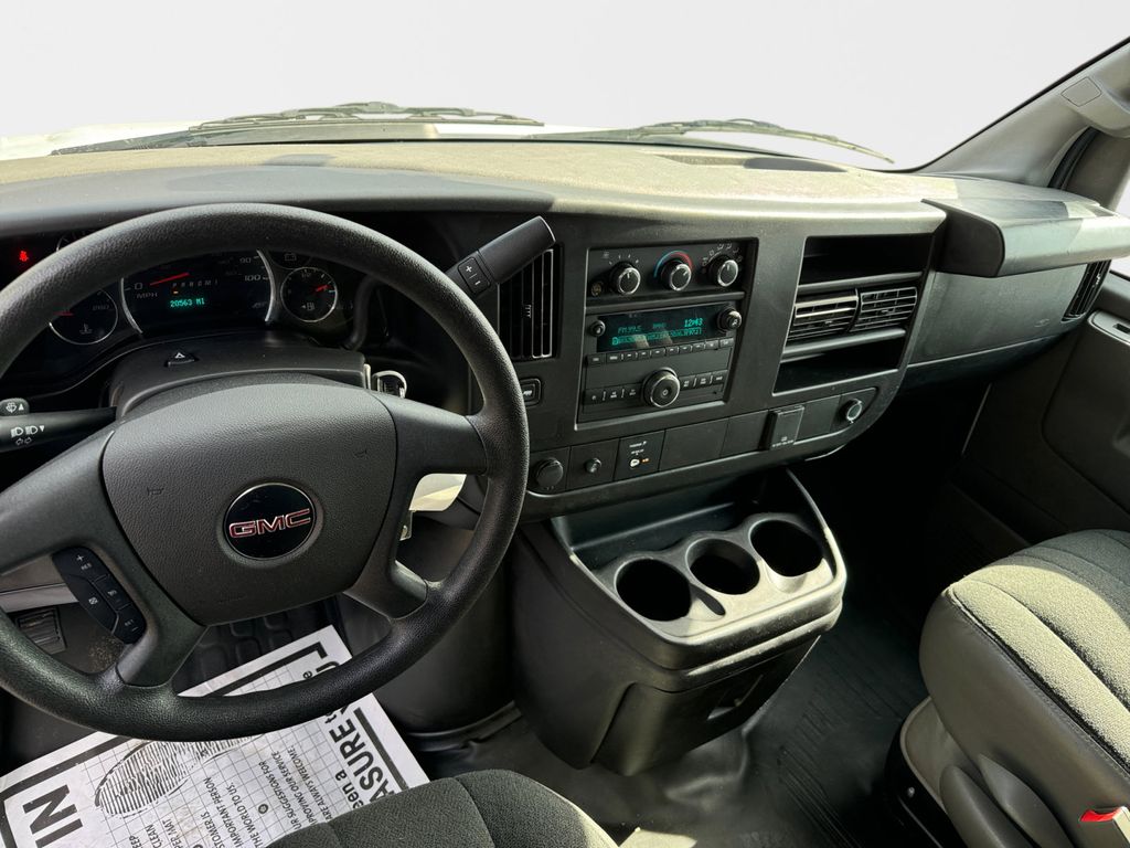 2022 GMC Savana 2500 Work Van 10