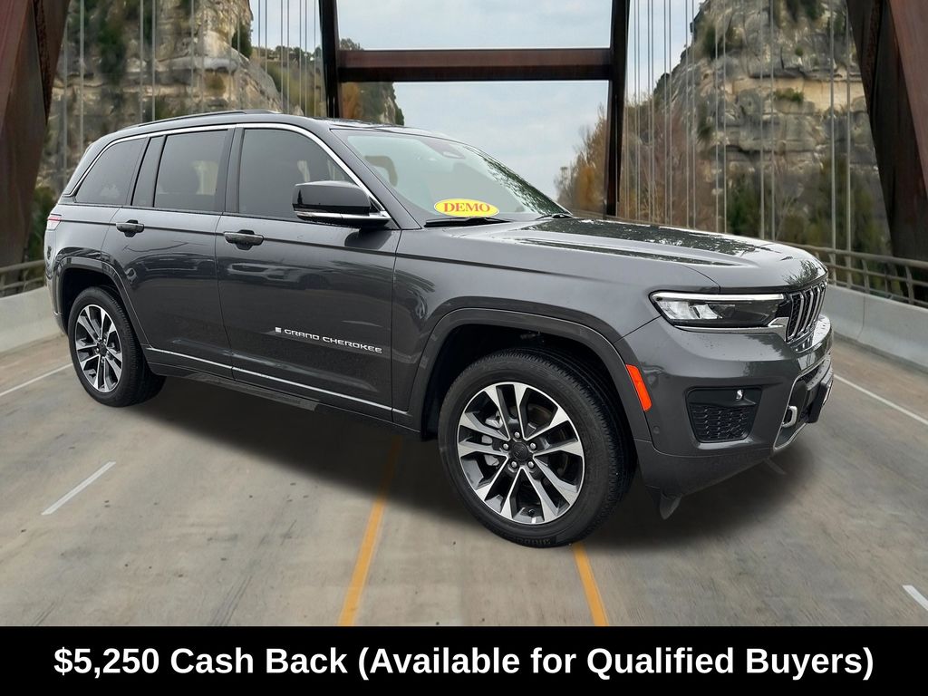Baltic Gray Metallic Clearcoat 2025 Jeep Grand Cherokee Overland 4WD SUV / Crossover Four-Wheel Drive 8-Speed Automatic