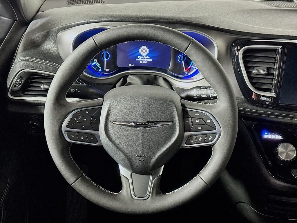 2025 Chrysler Pacifica Hybrid Select