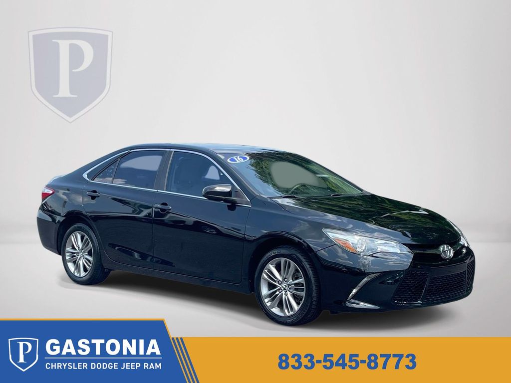 2016 Toyota Camry SE