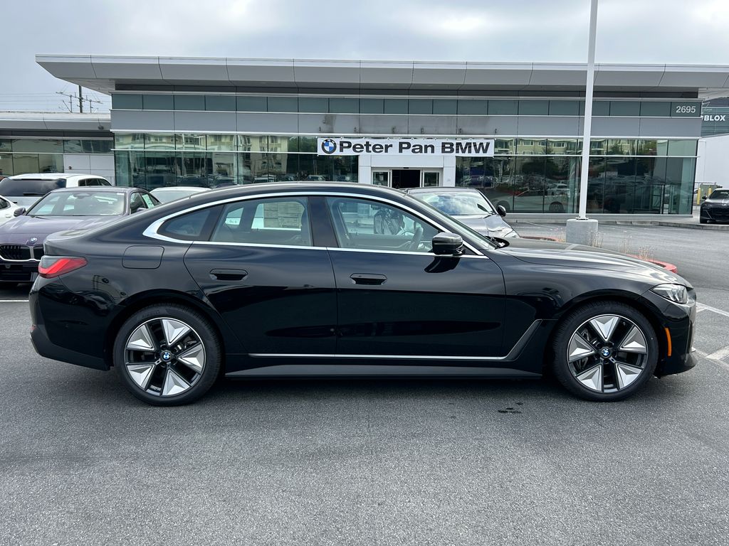 Thumbnail: 2025 BMW i4 - 6