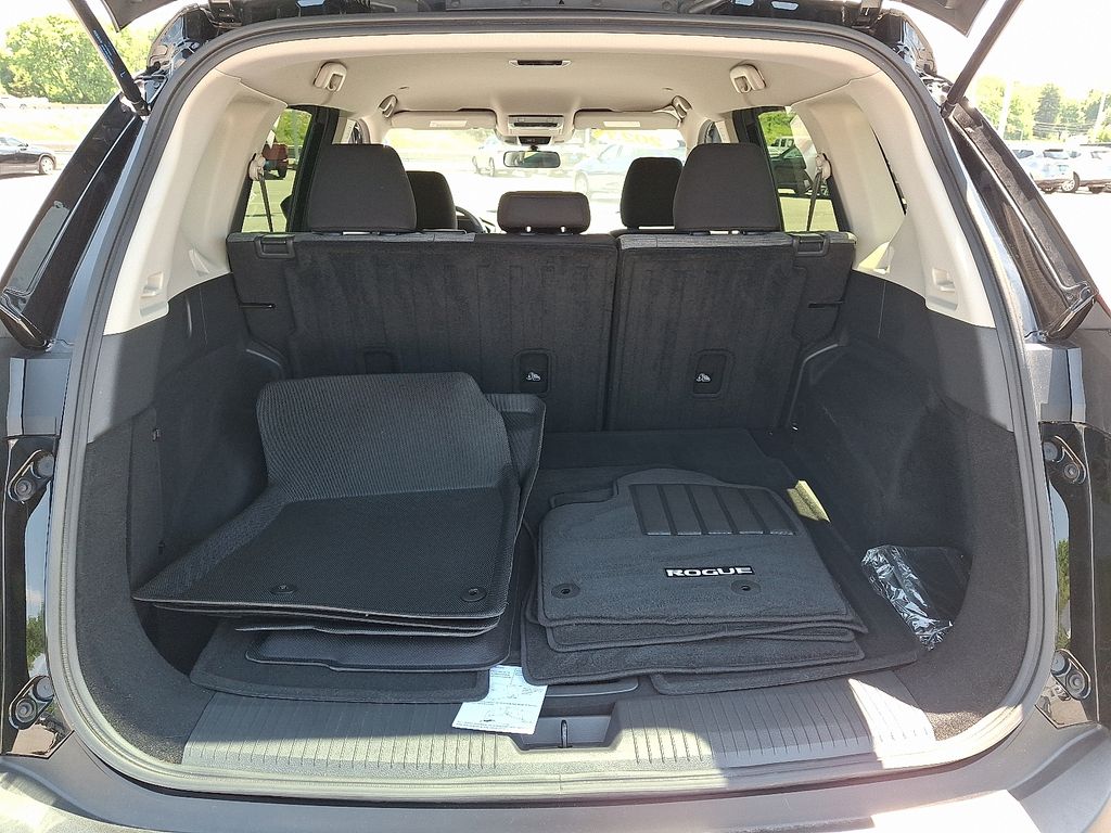 2023 Nissan Rogue — photo 28
