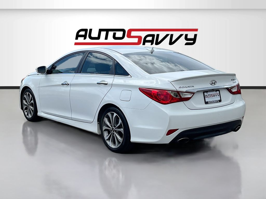 Used 2014 White Hyundai SE image 5