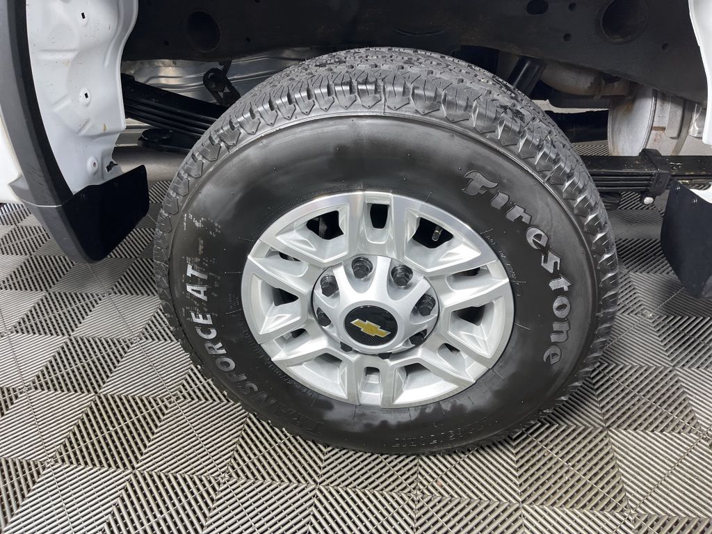 2022 Chevrolet Silverado 2500 Custom 17
