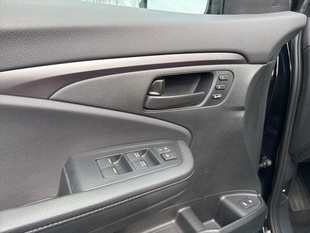 Thumbnail: 2023 Honda Passport - 27