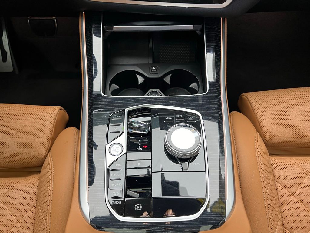 Thumbnail: 2024 BMW X5 - 13
