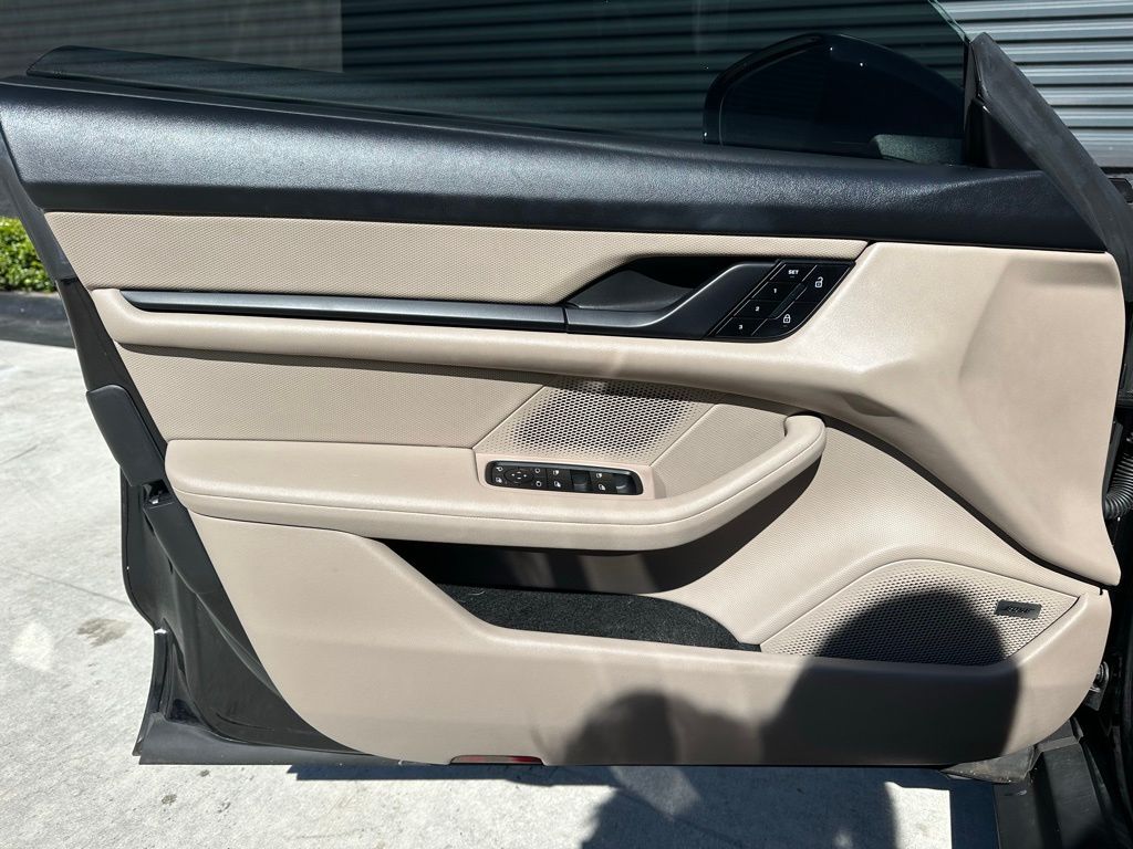 Thumbnail: 2023 Porsche Taycan - 19