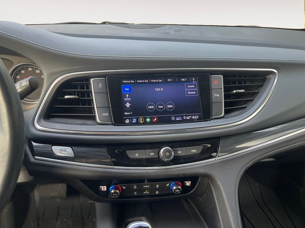 2021 Buick Enclave Essence 12