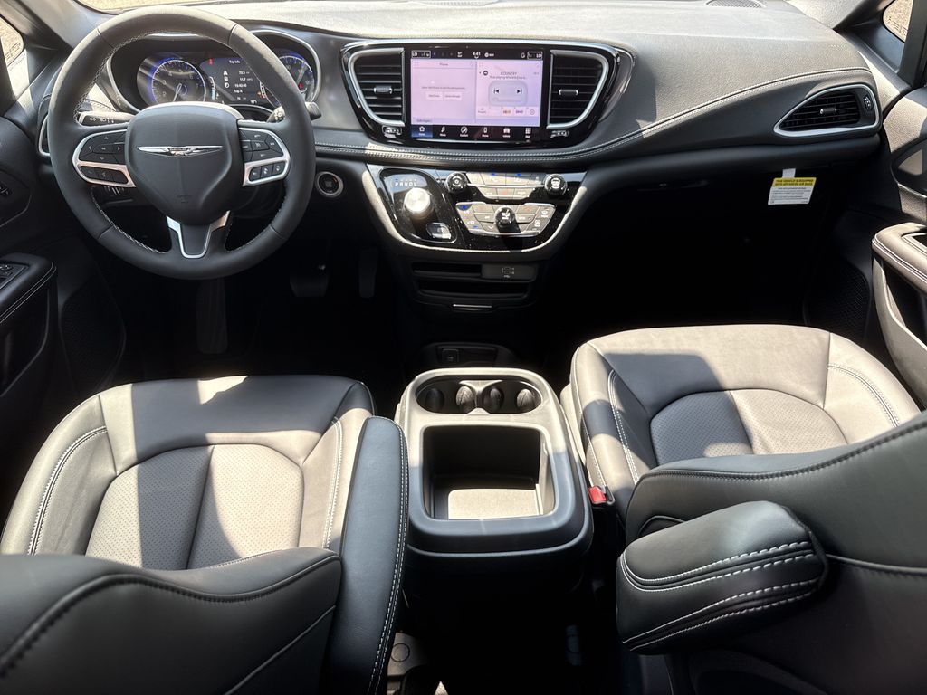 2026 Chrysler Pacifica Select White at River Oaks CDJR