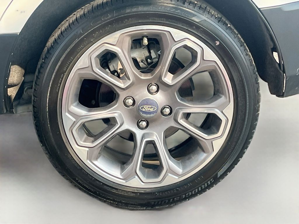 Used 2021 White Ford Titanium image 31