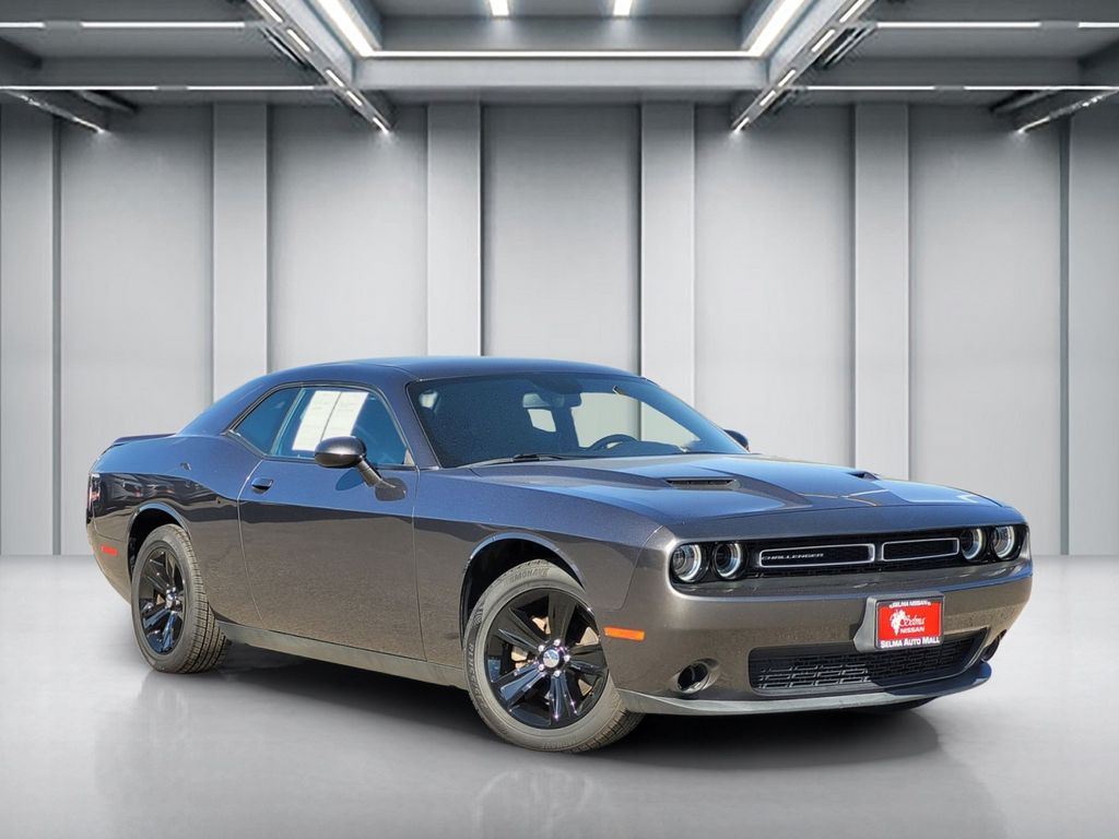 2022 Dodge Challenger SXT RWD