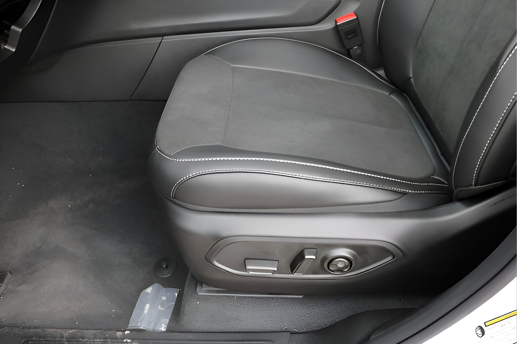 New Car 2025 Jeep Grand Cherokee L  Altitude X For Sale In Austin, Texas