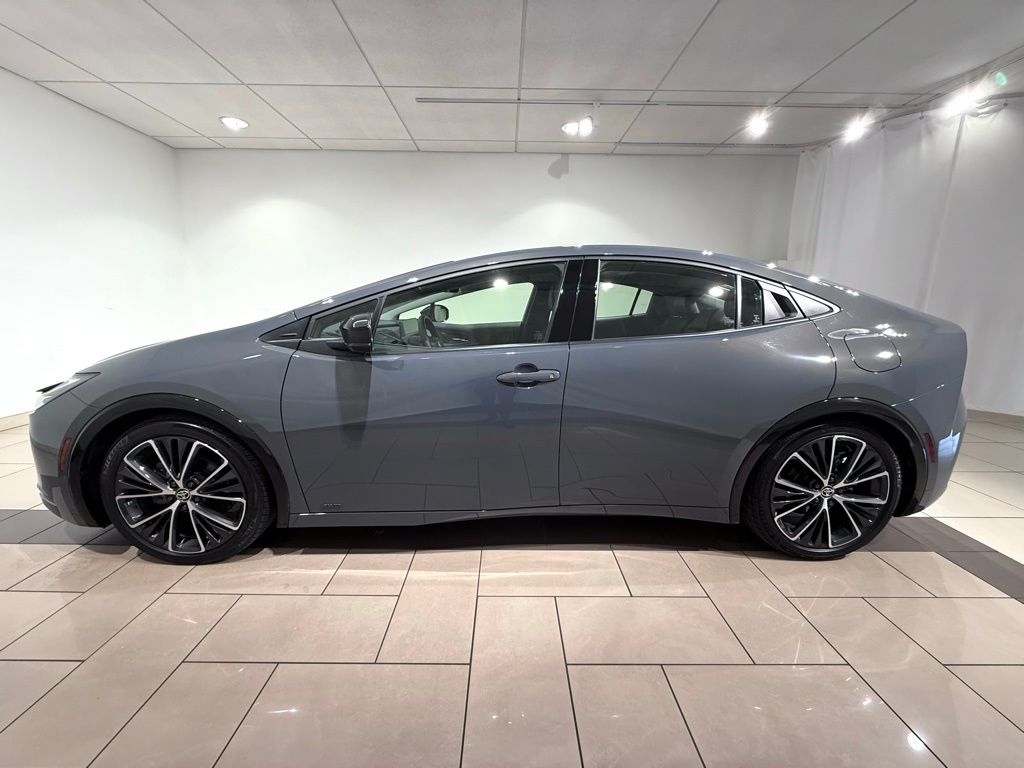 Thumbnail: 2024 Toyota Prius - 2