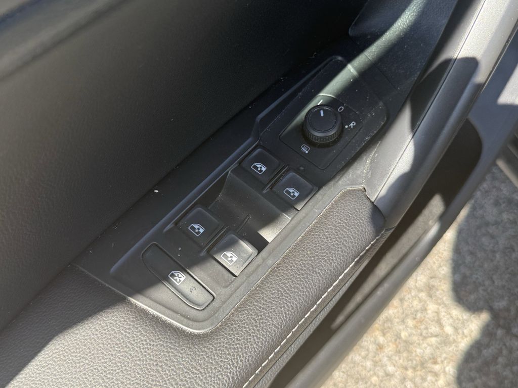 2022 Volkswagen Tiguan 2.0T S - 9