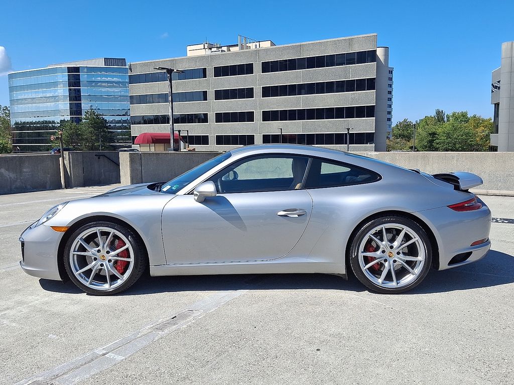 Thumbnail: 2017 Porsche 911 - 2