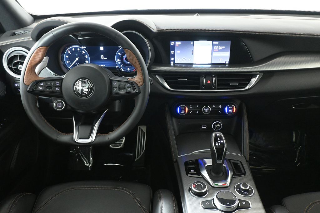 Thumbnail: 2025 Alfa Romeo Stelvio - 16