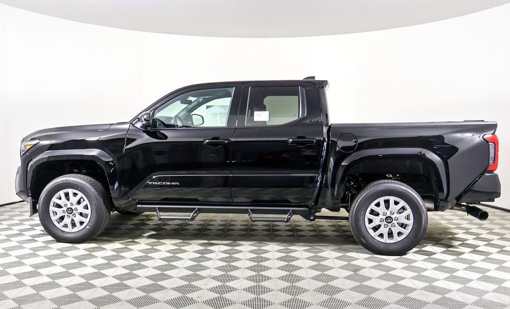 2025 Toyota Tacoma SR5 Double Cab photo 3