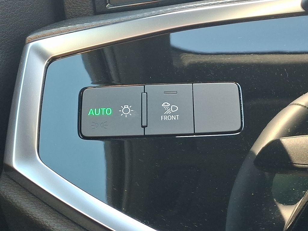 Thumbnail: 2025 Audi Q3 - 22