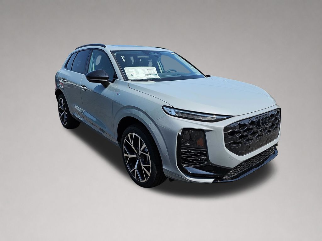 Arrow Gray Pearl Effect 2026 Audi Q3 SUV / Crossover All-Wheel Drive 7-Speed Automatic