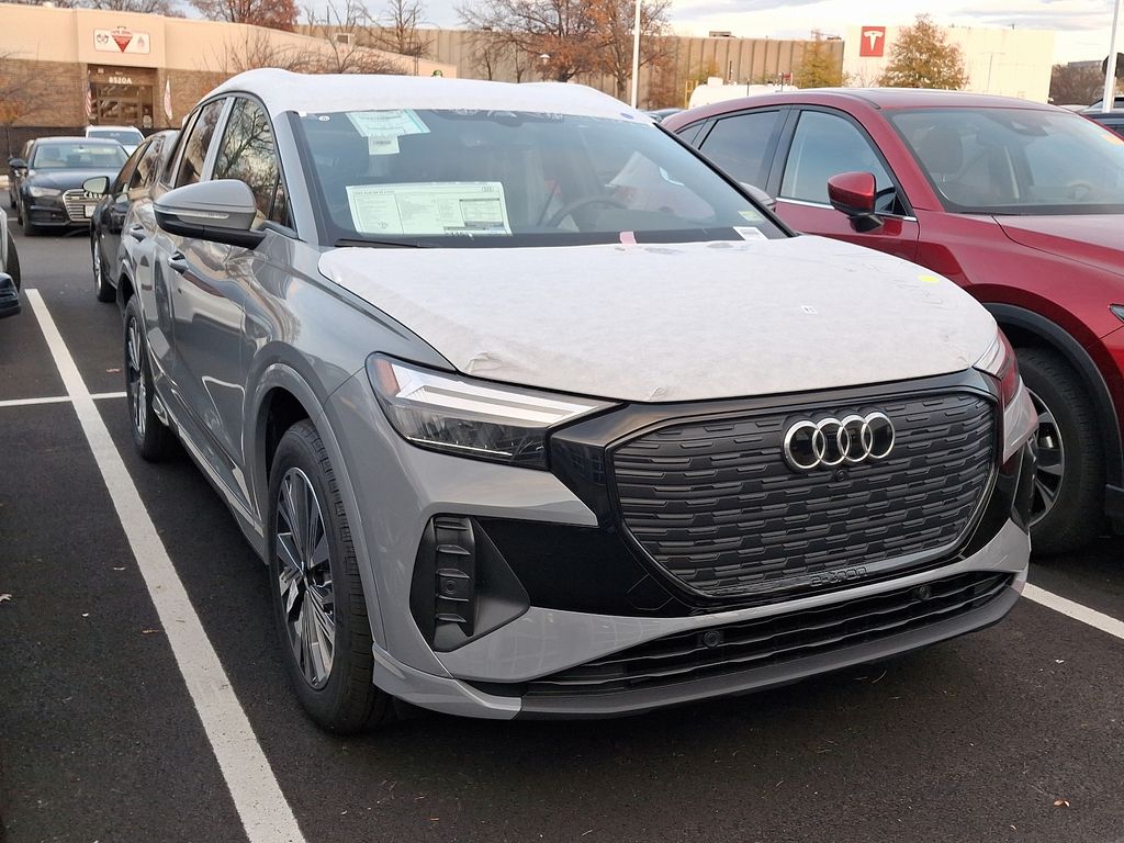 2025 Audi Q4 e-tron  3