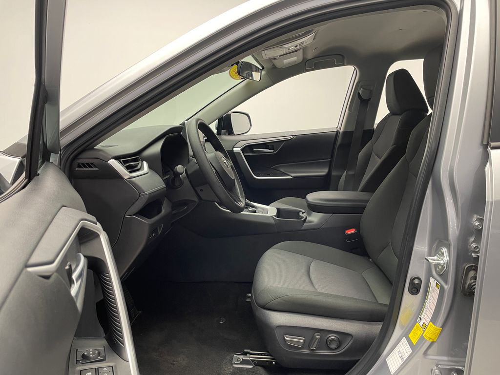 Thumbnail: 2025 Toyota RAV4 - 12