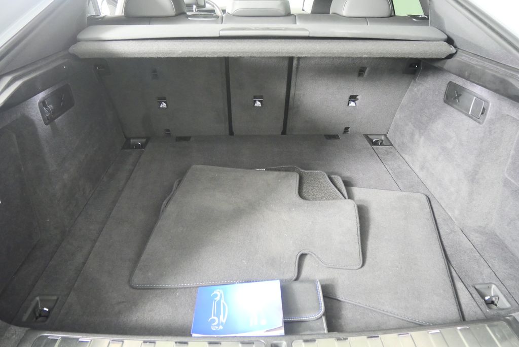 Thumbnail: 2025 BMW X6 - 17