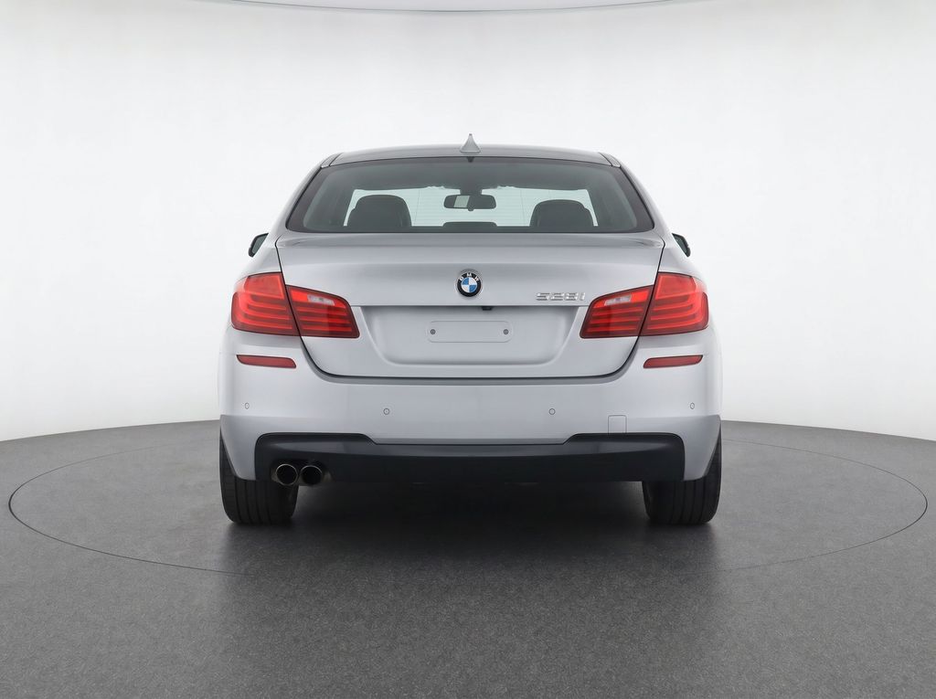 Thumbnail: 2016 BMW 5 Series - 7