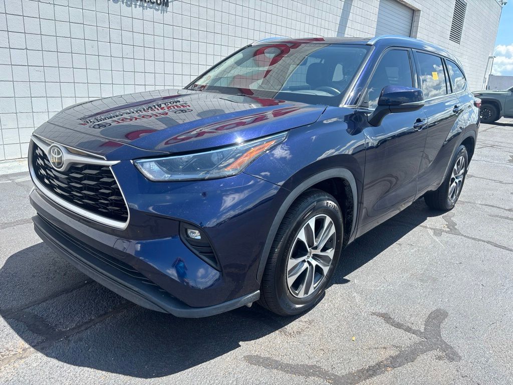 2021 Toyota Highlander XLE FWD