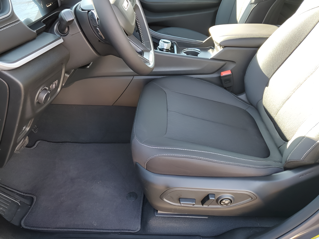 New Car 2025 Jeep Grand Cherokee  For Sale Under $40,000 In Austin, Texas