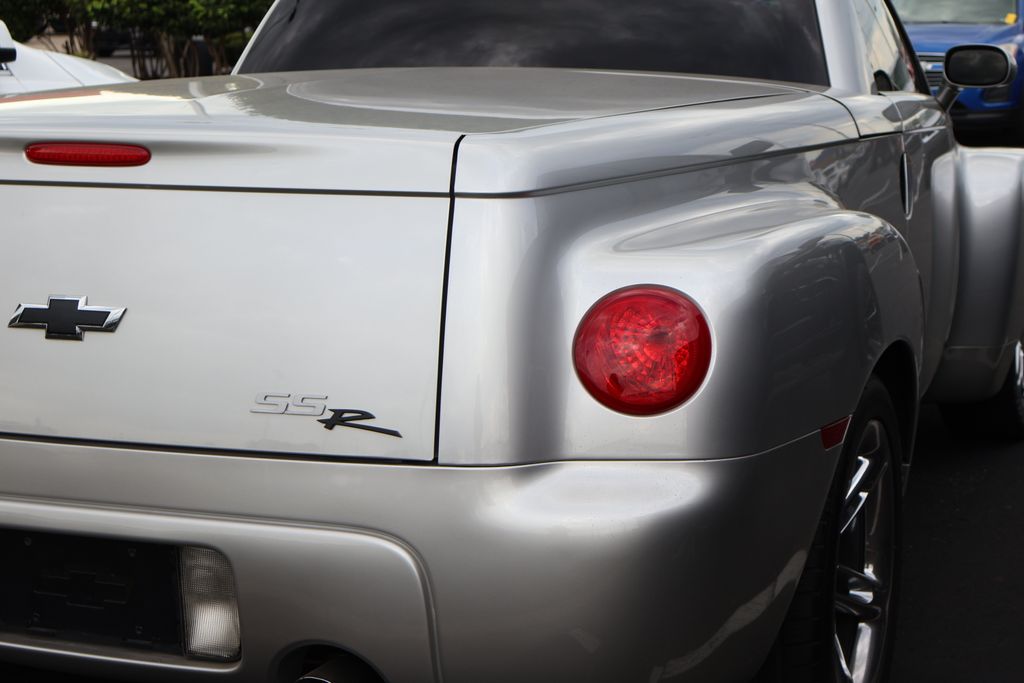 Thumbnail: 2004 Chevrolet SSR - 8