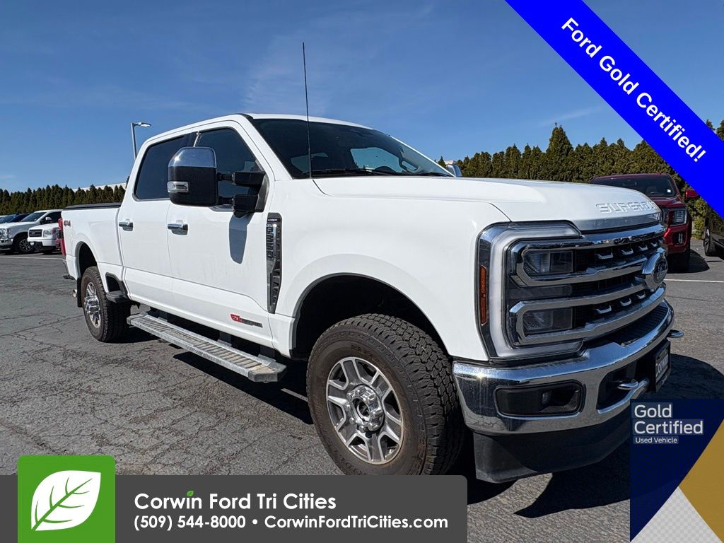 Oxford White 2024 Ford F-350 Super Duty Lariat Crew Cab 4WD Pickup Truck Four-Wheel Drive Automatic
