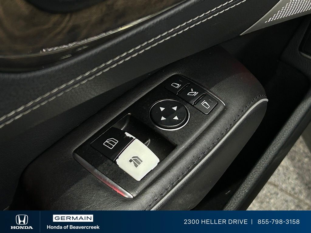 Used 2015 Black Mercedes-Benz SL 400 Roadster image 19